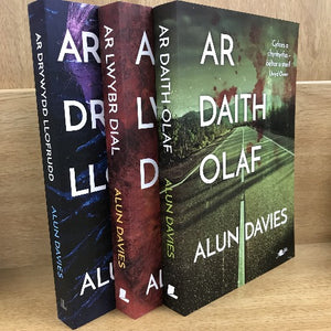 Alun Davies - Trioleg Taliesin MacLeavy - Welsh Bookshop - Welsh books