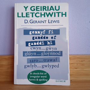 Geiriaduron ac Idiomau (ail-law) - Dictionaries & Idioms (Second-hand)