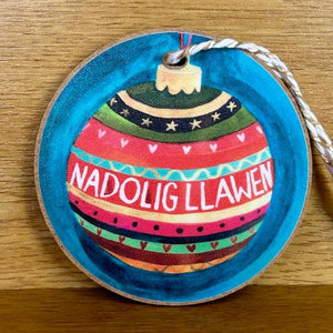 Addurniadau coeden Nadolig pren - Wooden Christmas tree decorations