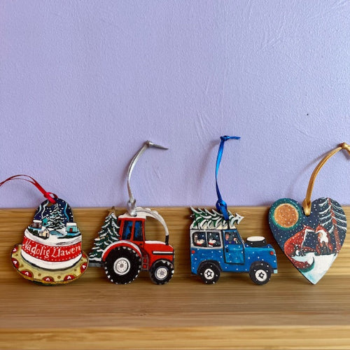 Addurniadau Nadolig Lliwgar