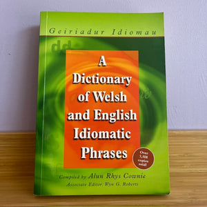 Geiriaduron ac Idiomau (ail-law) - Dictionaries & Idioms (Second-hand)