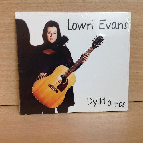 Lowri Evans - Dydd a Nos